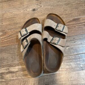 Women’s size 40 Birkenstock sandals
